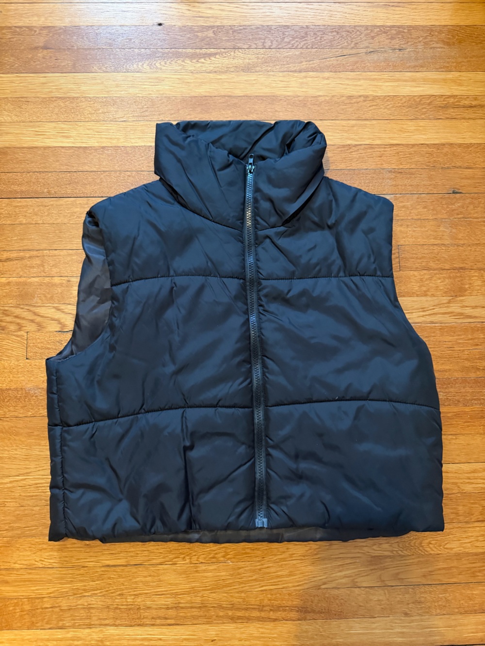 Women’s cropped puffer vest
